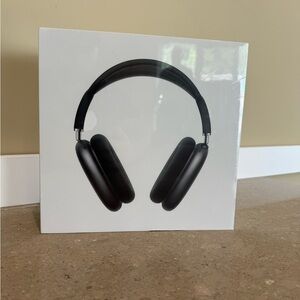 Apple Black Over-Ear Headphones Wireless